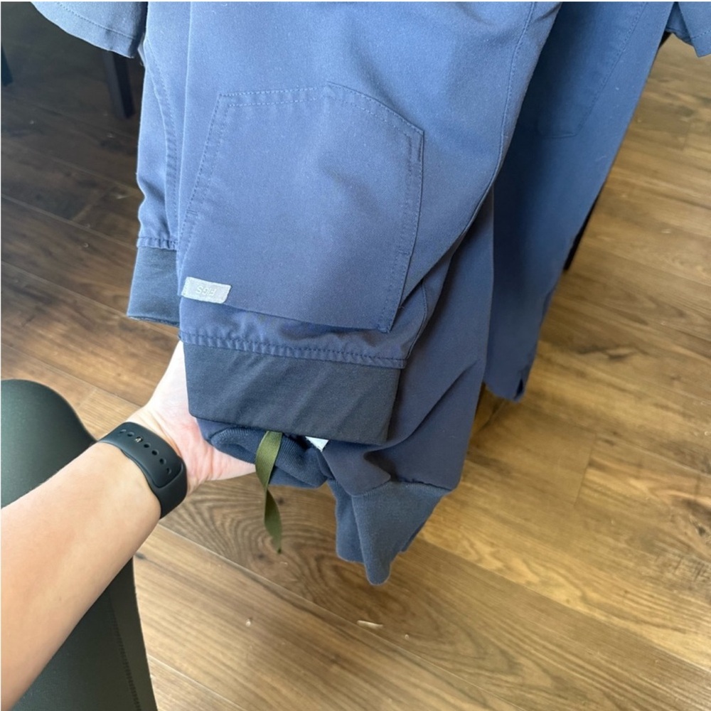 Figs Quiet Navy Scrub Pants